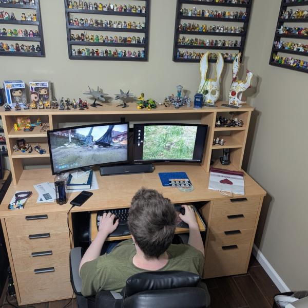 Computer Desk with Hutch